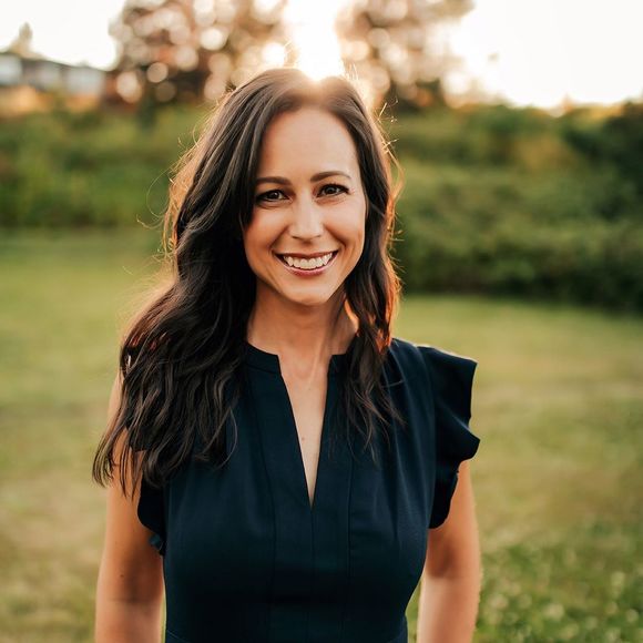 Meet your Posher, Stephanie - Picture 1 of 1